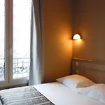 كورنر ايفل 3* باريس