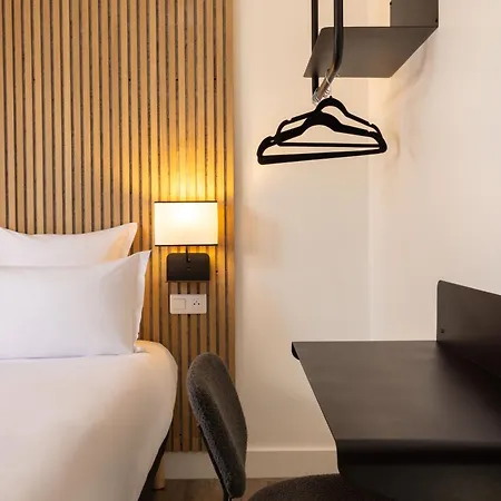 Korner Eiffel Hotel 3*