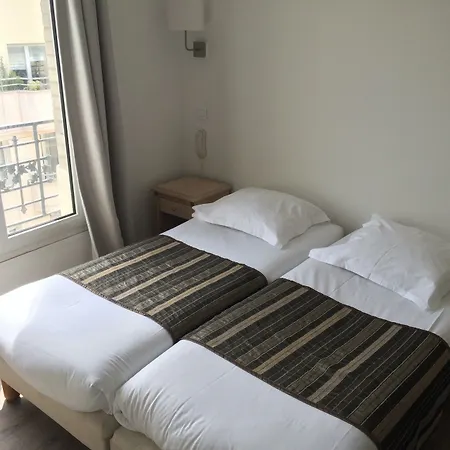 Korner Eiffel Hotel 3*