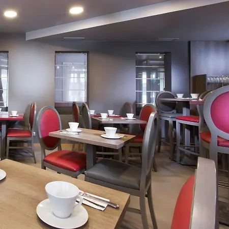 Korner Eiffel מלון