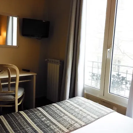 Korner Eiffel Hotel 3*