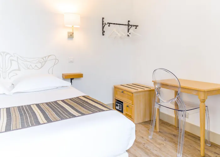 쾨르너 에펠 3* 파리