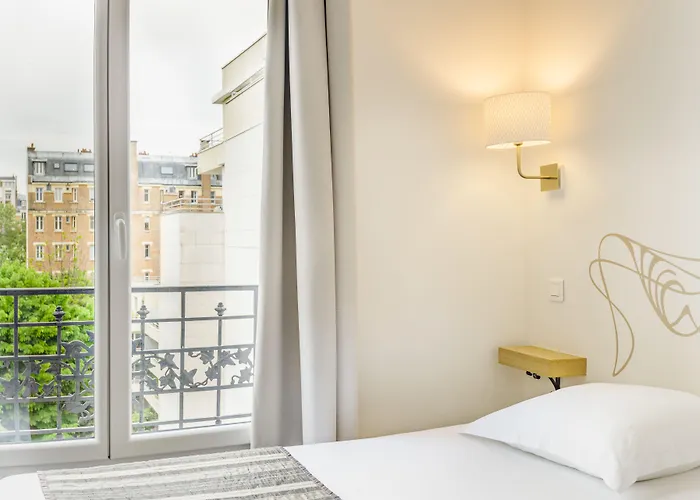 Korner Eiffel 3* Paris