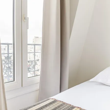 Korner Eiffel Hotel
