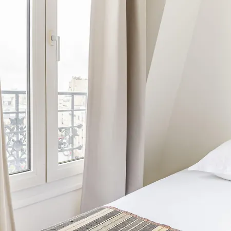 Korner Eiffel Hotel