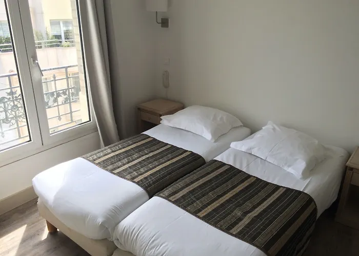 쾨르너 에펠 호텔 3*